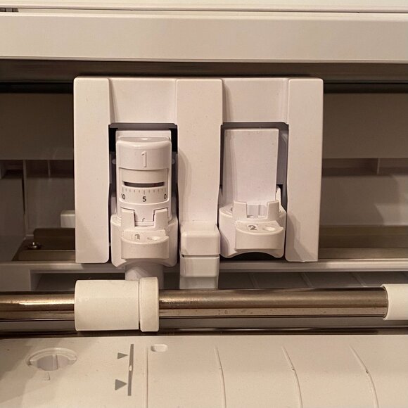 Silhouette Cameo 4 Bundle Professional Vinyl Cutter Machine with Accessories - Picture 8 of 14